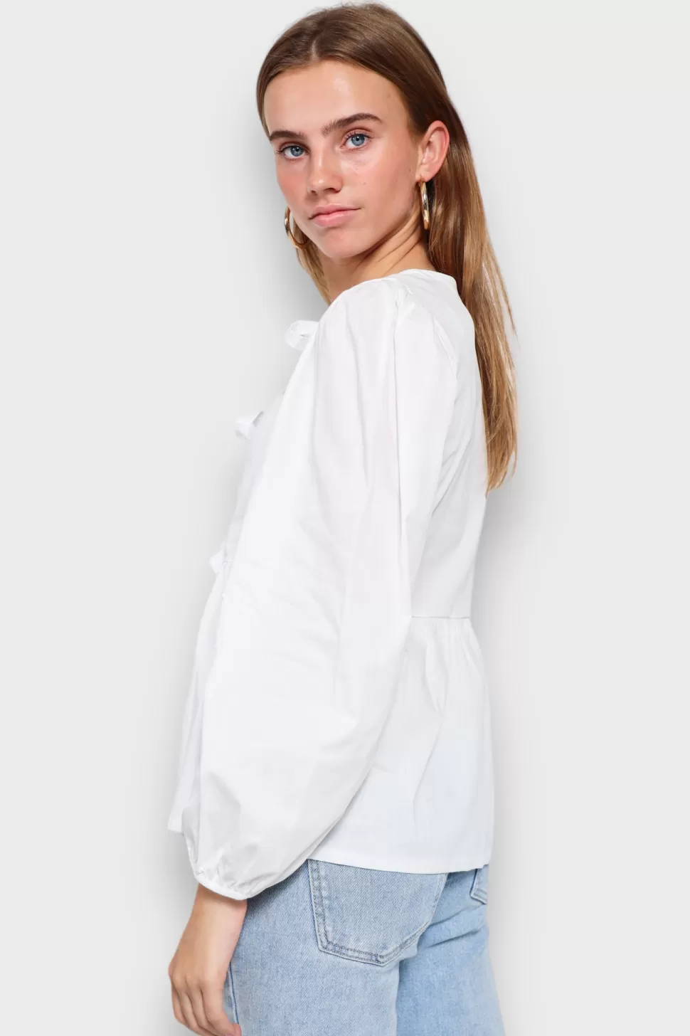 chemisier_ange_blanc_2.webp Chemisier "Ange" Blanc*Meet Me There Shop